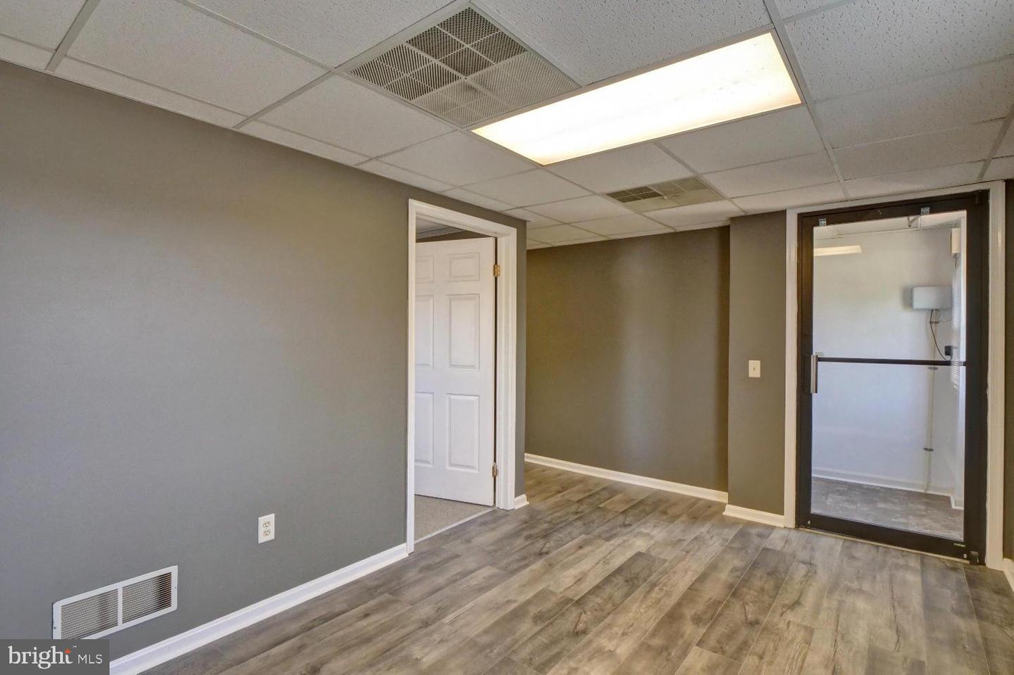 371 W North St #unit B Property Photo 3