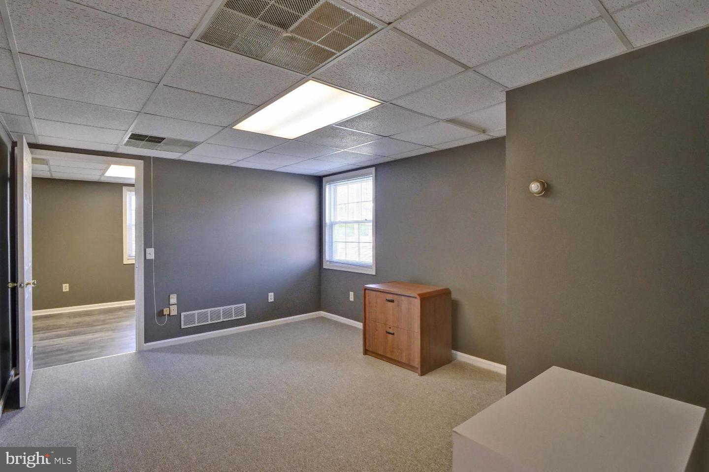 371 W North St #unit B Property Photo 7