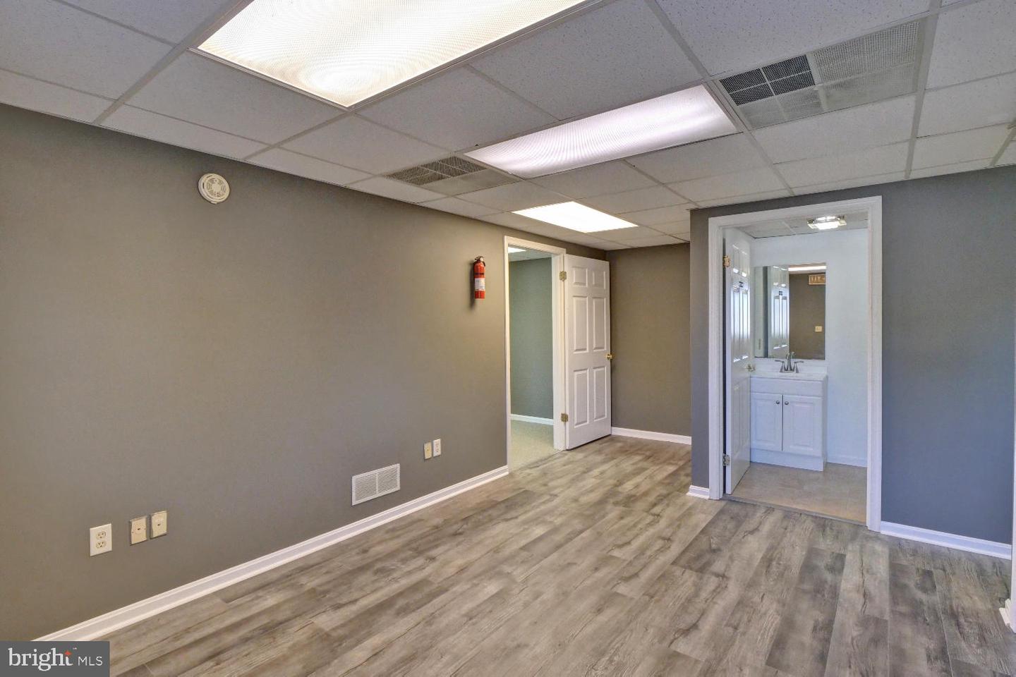 371 W North St #unit B Property Photo 12