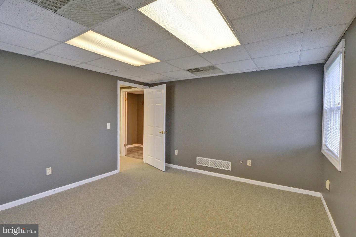 371 W North St #unit B Property Photo 16