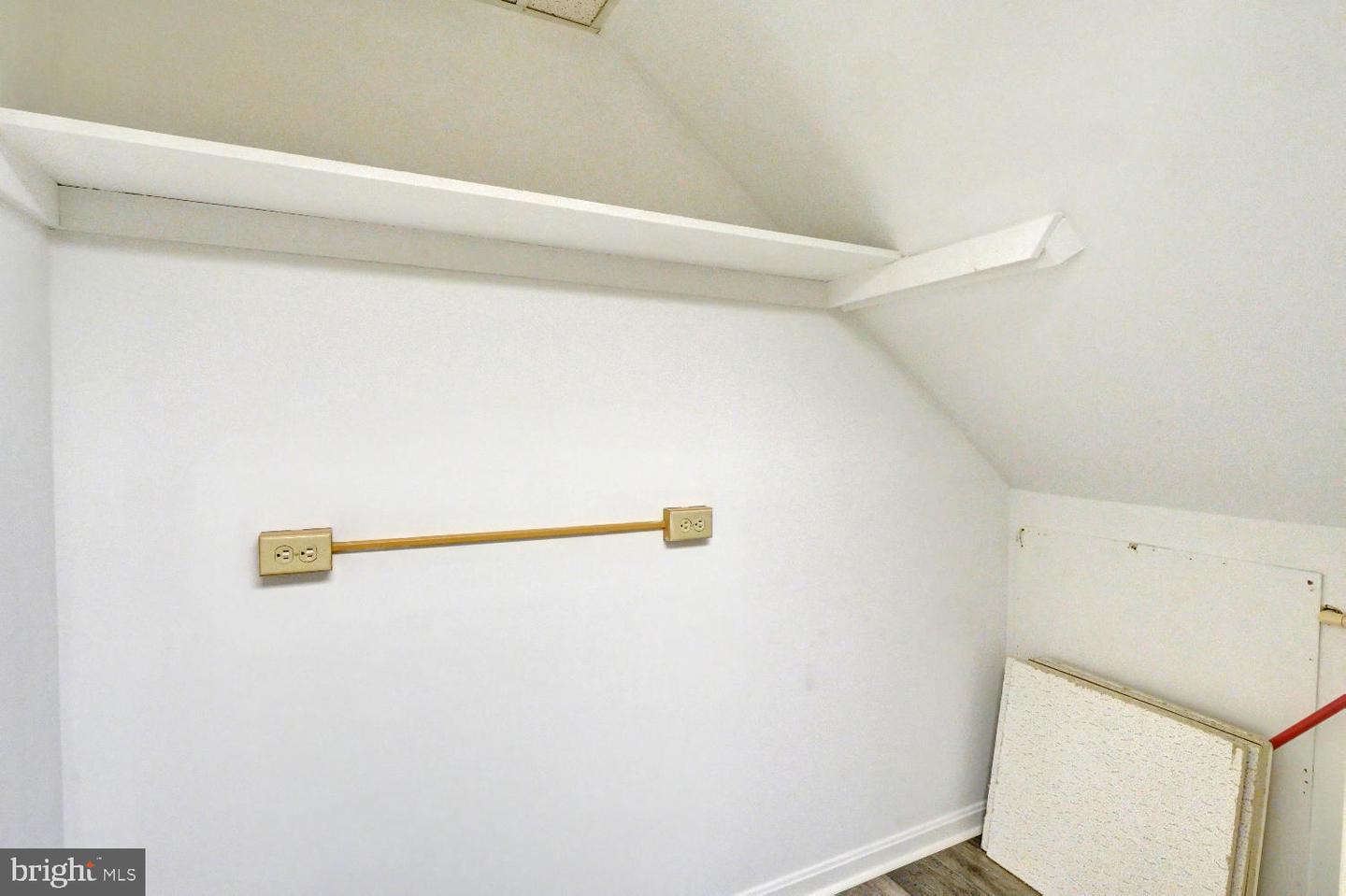 371 W North St #unit B Property Photo 18