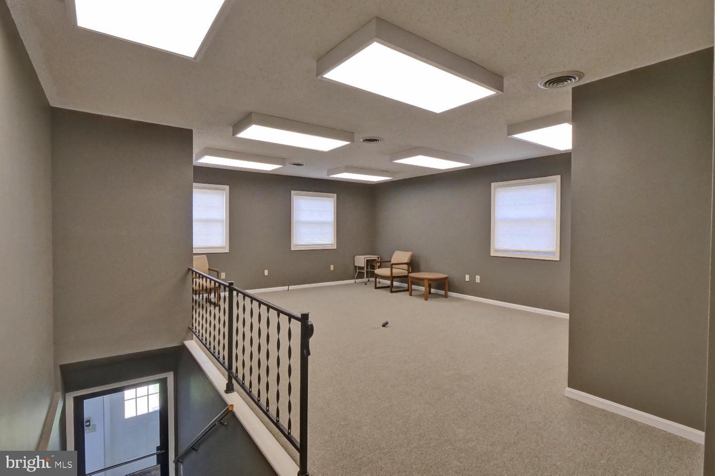 371 W North St #unit B Property Photo 22