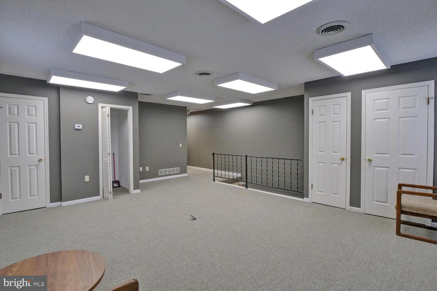 371 W North St #unit B Property Photo 24