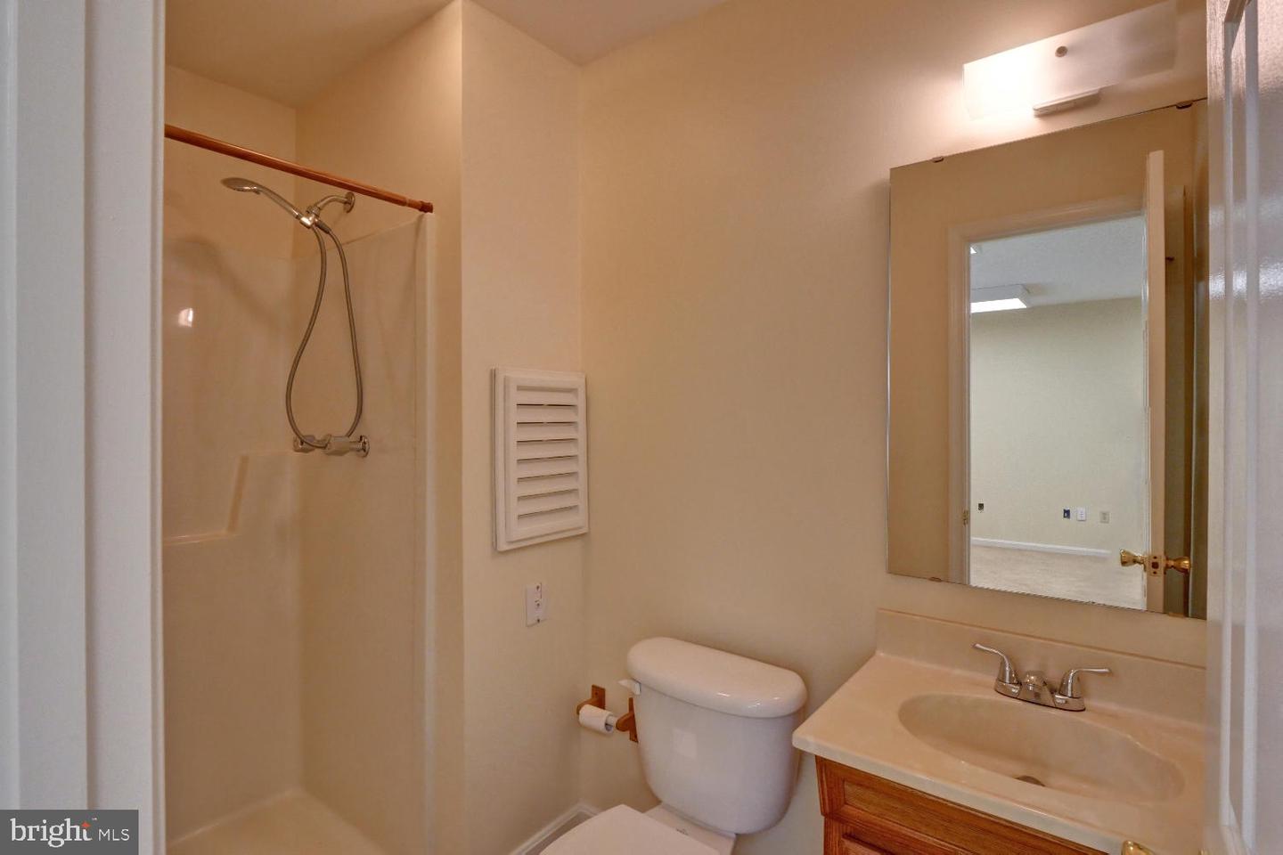 371 W North St #unit B Property Photo 33