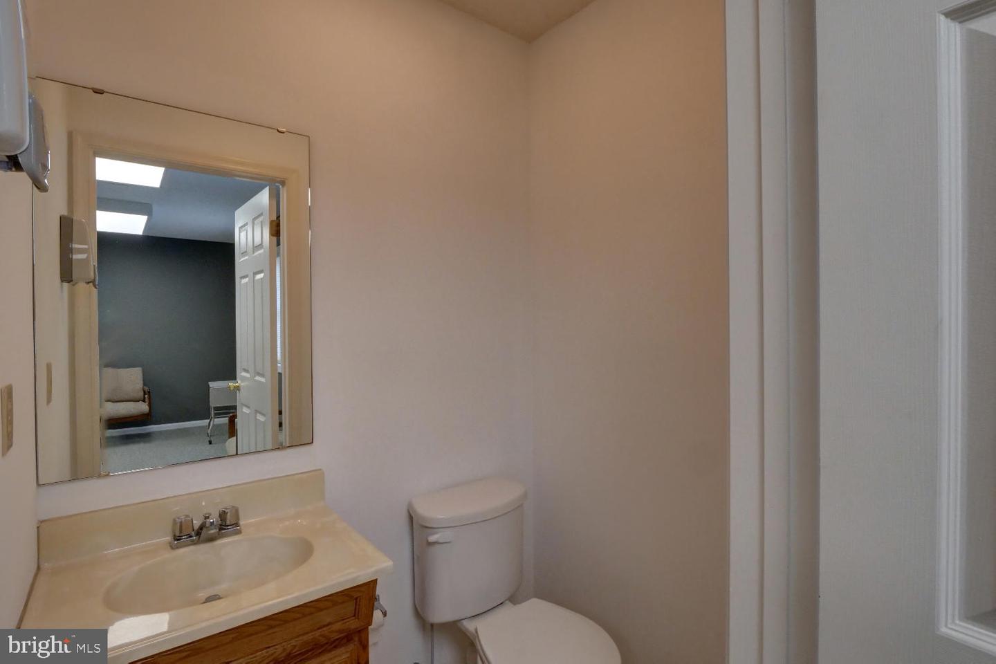 371 W North St #unit B Property Photo 34