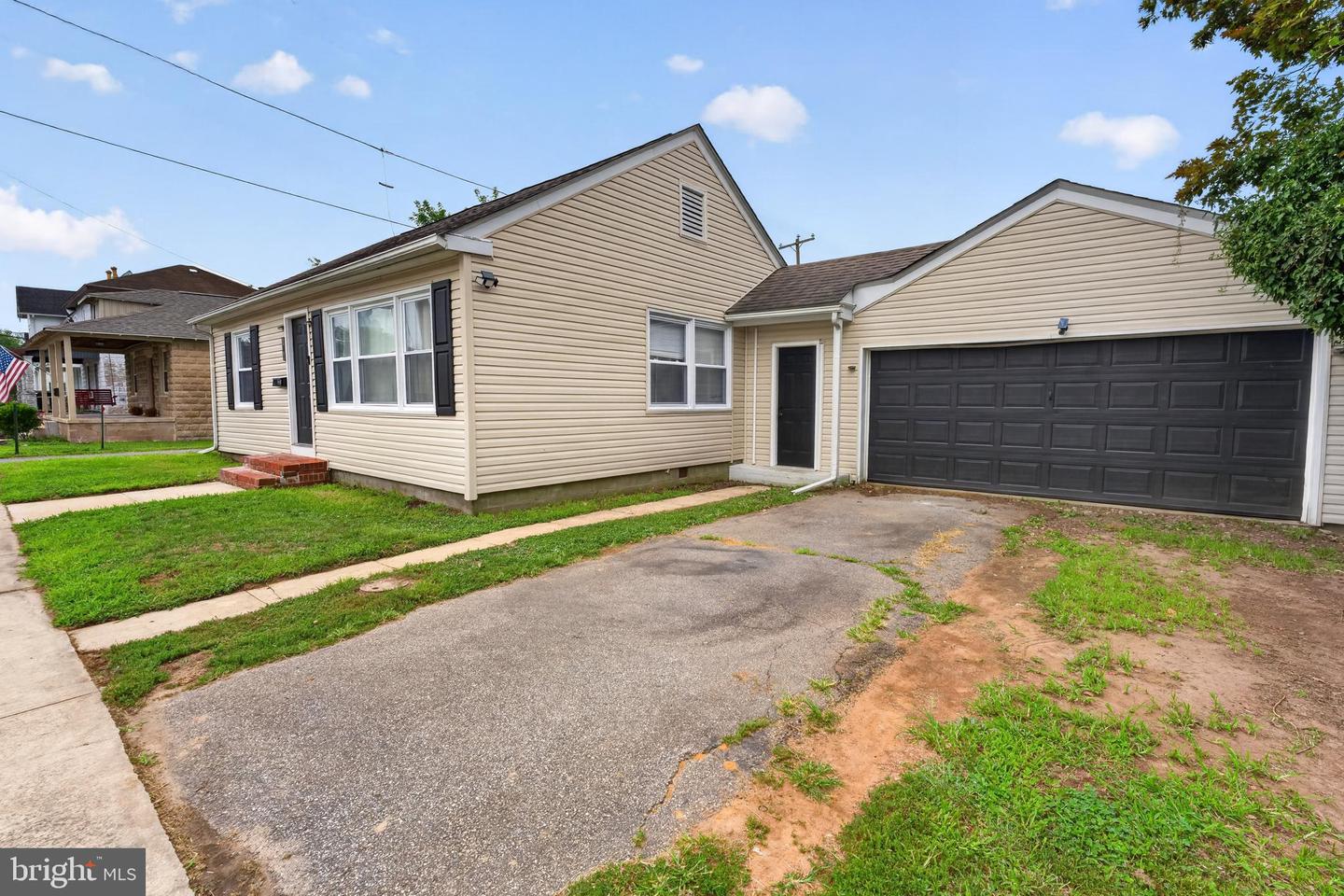 1 E Milby St Property Photo 2