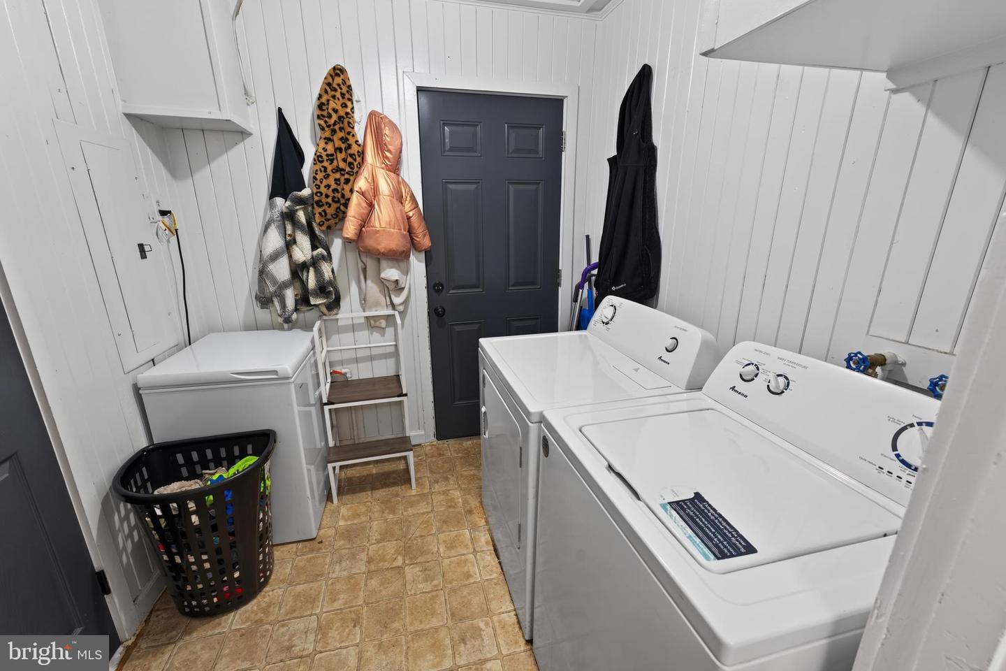 1 E Milby St Property Photo 14