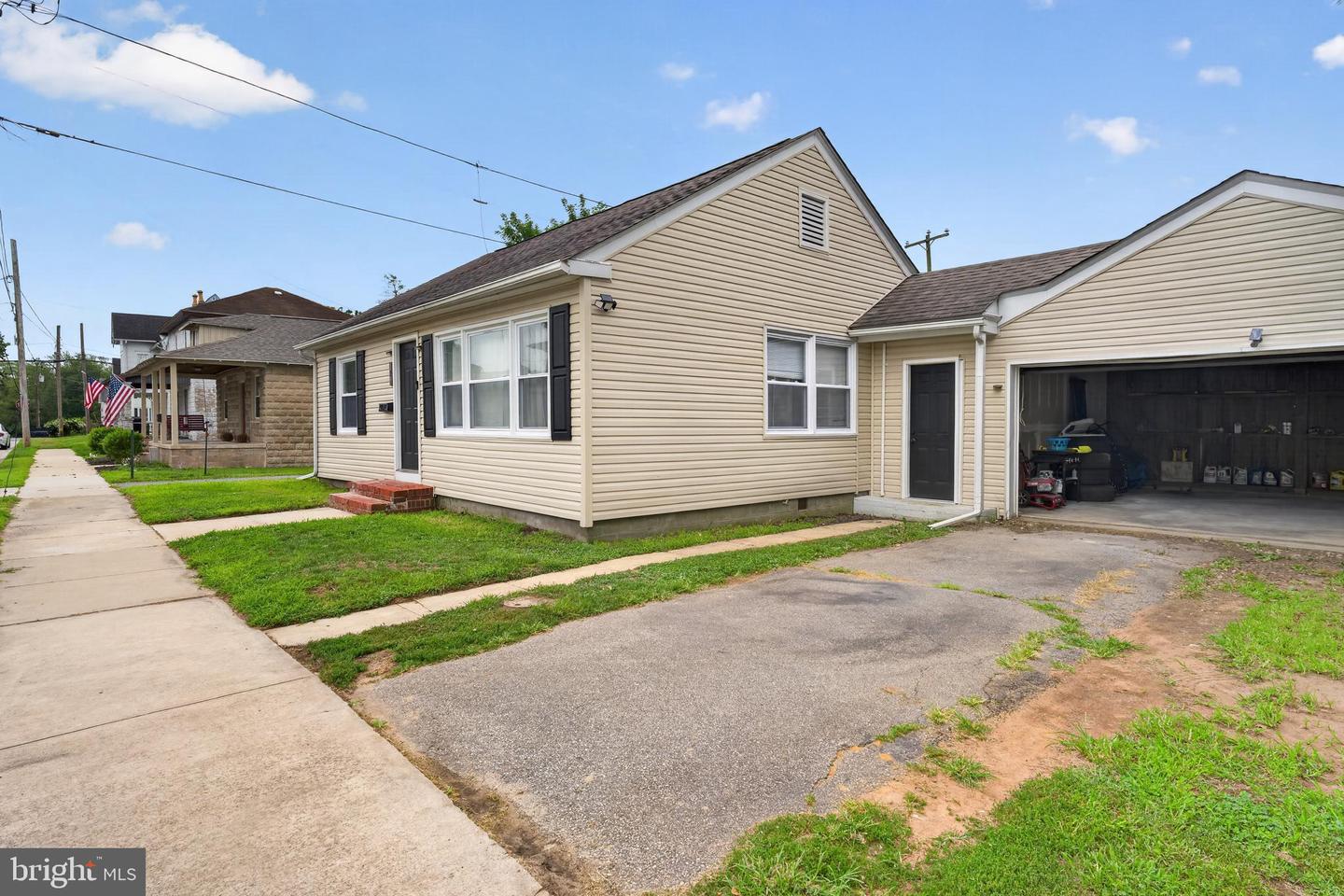 1 E Milby St Property Photo 32