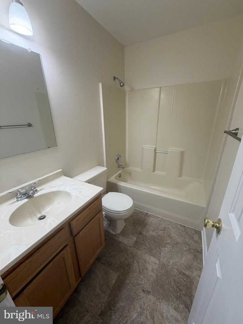 190 Hillcrest Ct Property Photo 24