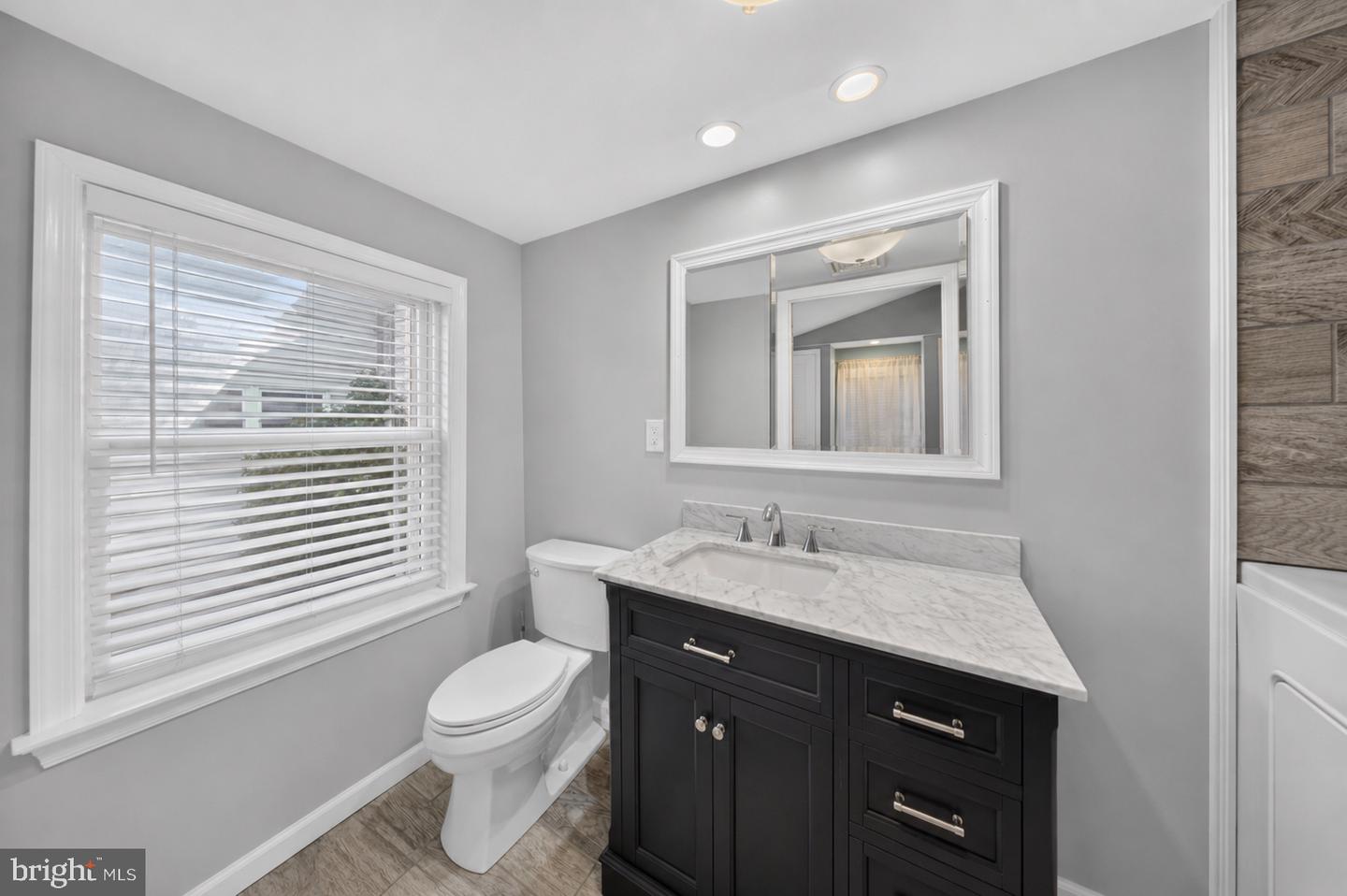 104 N Bay Dr Property Photo 32