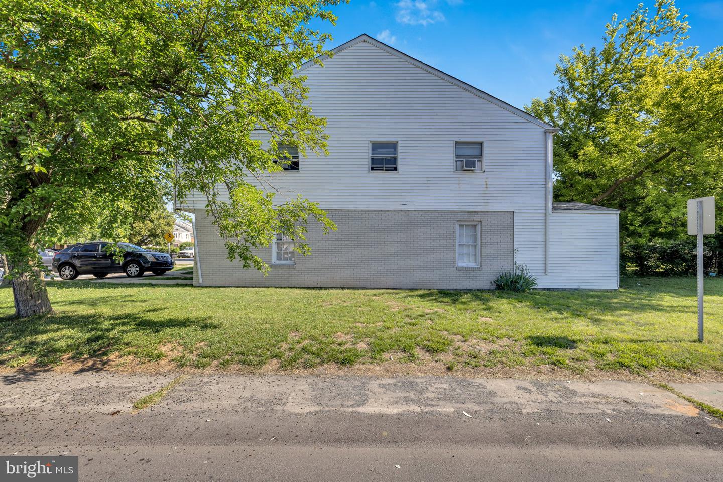 499 Barrister Pl Property Photo 3