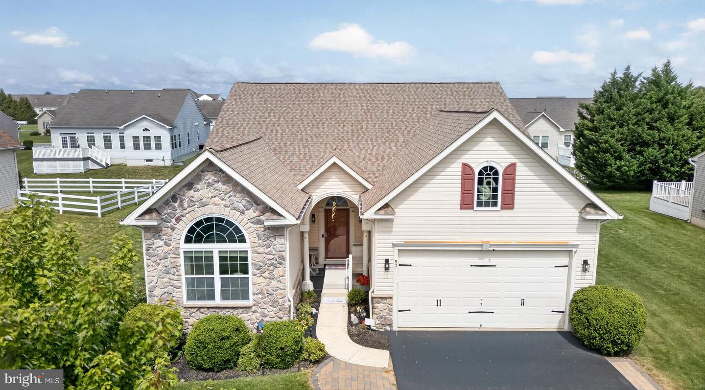 93 LILAC WAY Property Photo 1