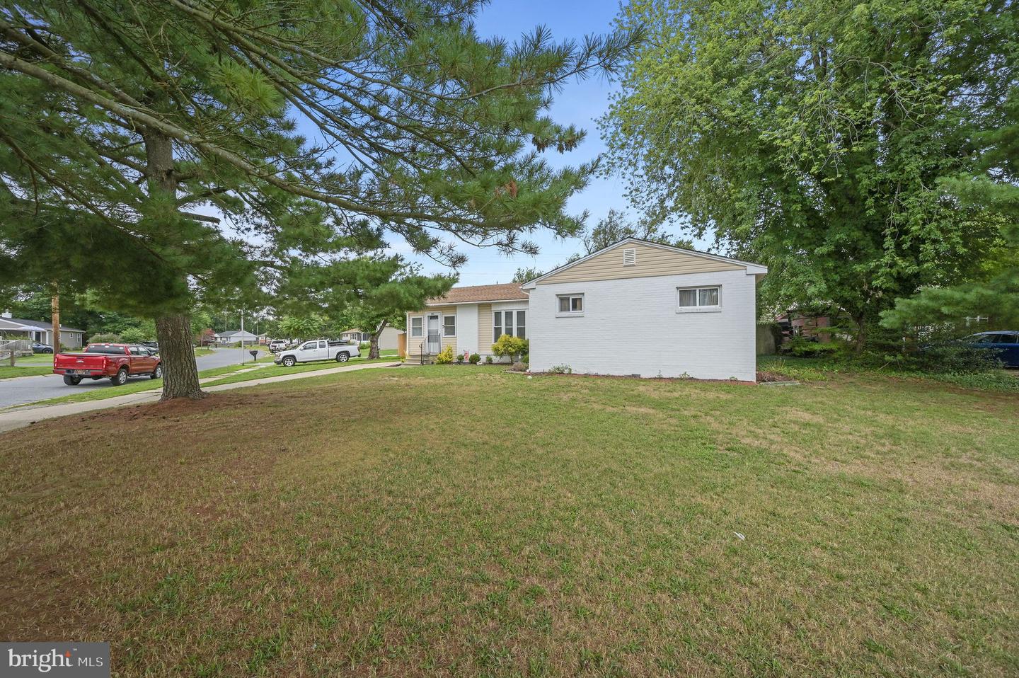 201 Gunning Bedford Dr Property Photo 2