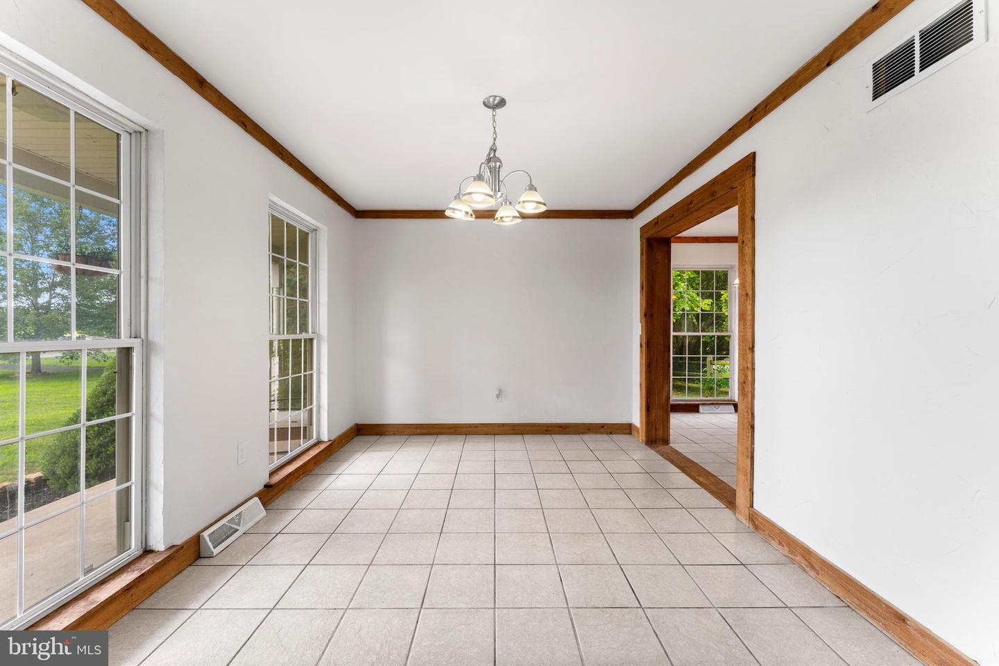 175 Thomas Davis Dr Property Photo 16