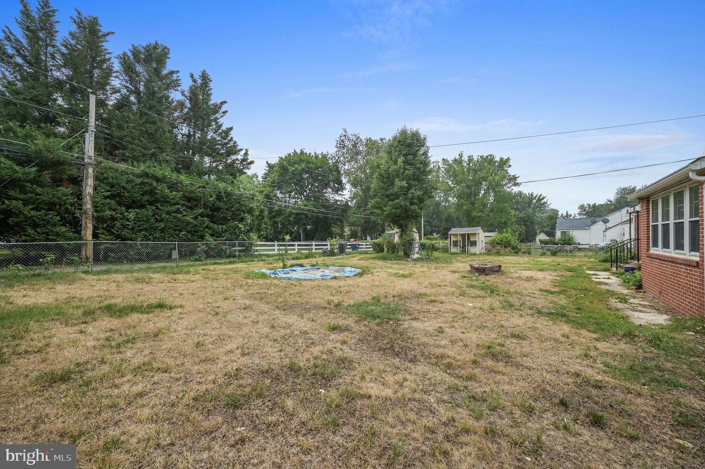 766 S Halsey Rd Property Photo 4