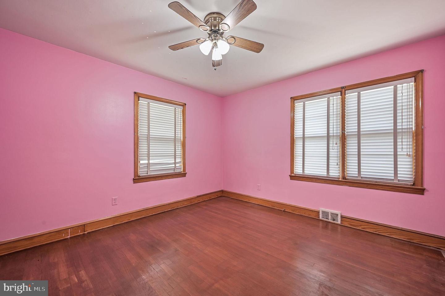 766 S Halsey Rd Property Photo 17