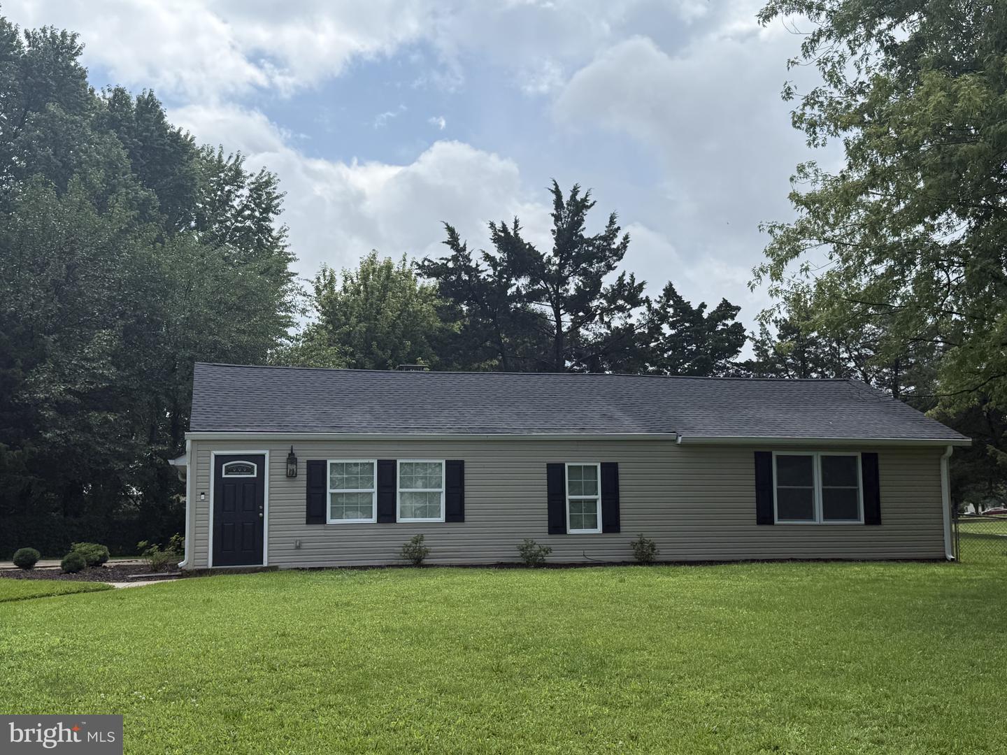 2022 Horsepond Rd Property Photo 1