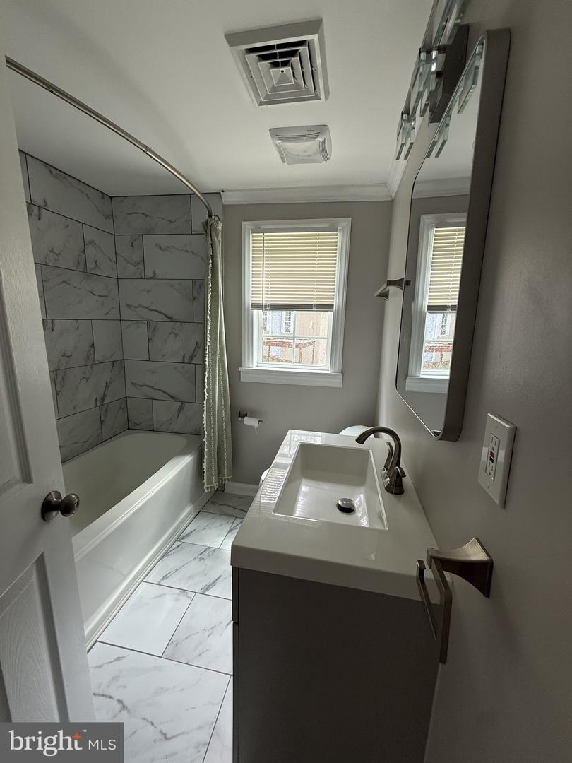 2022 Horsepond Rd Property Photo 11