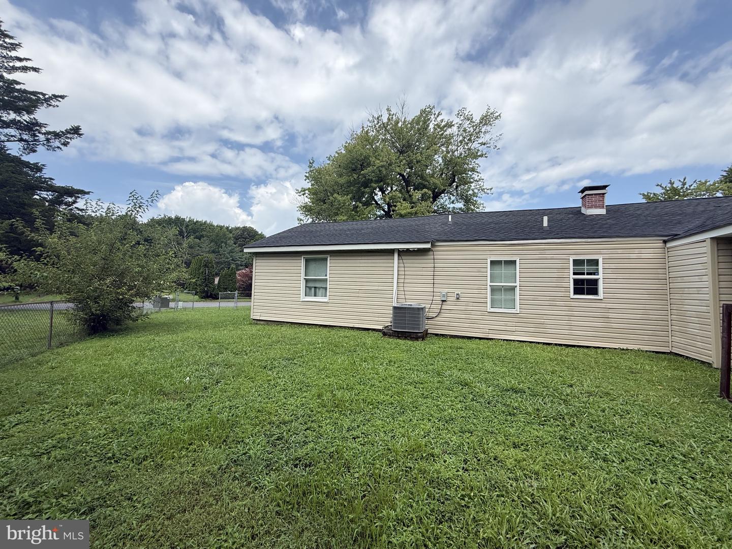 2022 Horsepond Rd Property Photo 17