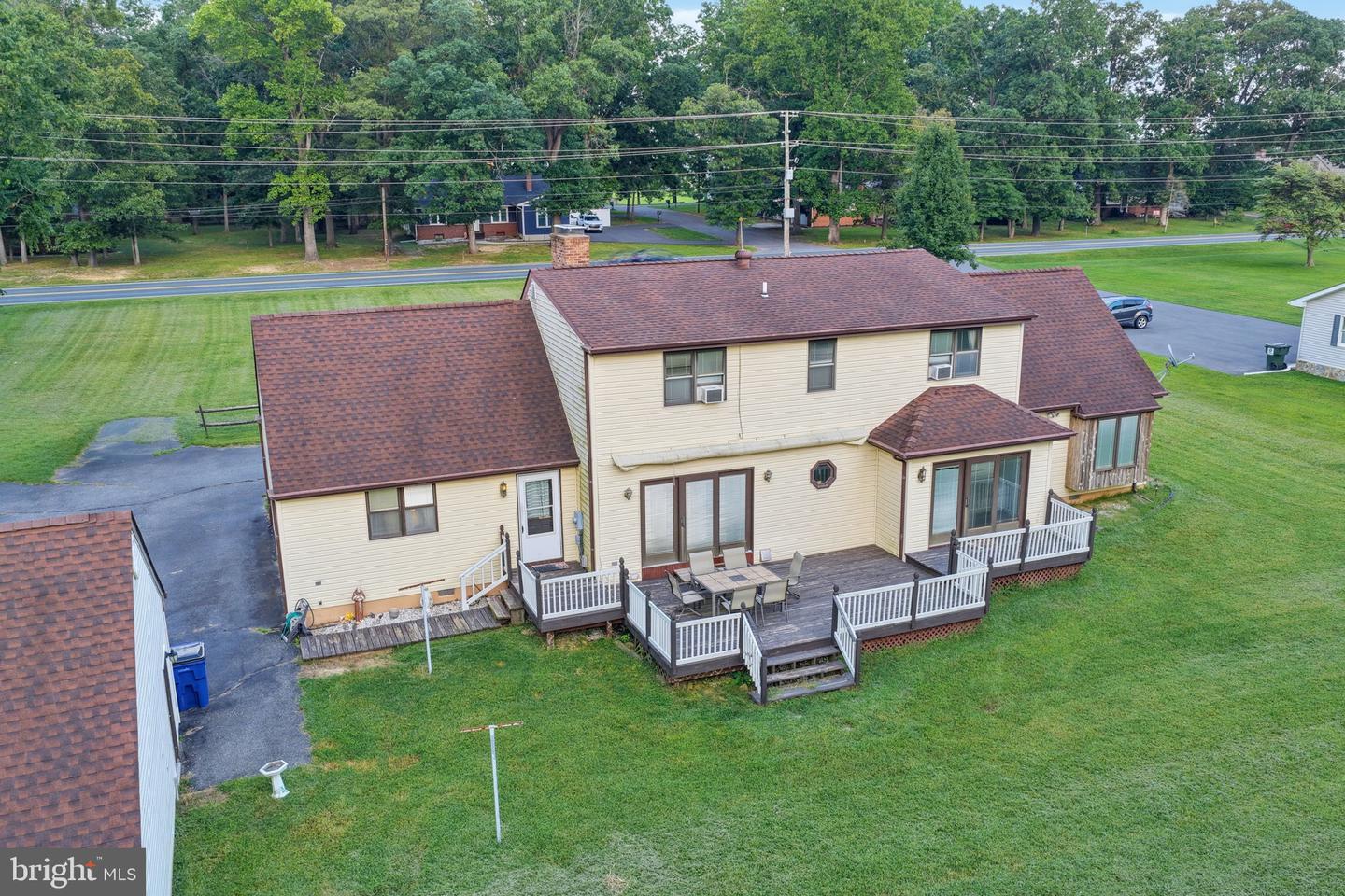 575 Canterbury Rd Property Photo 4