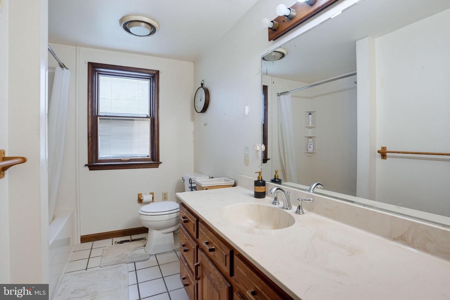 575 Canterbury Rd Property Photo 32