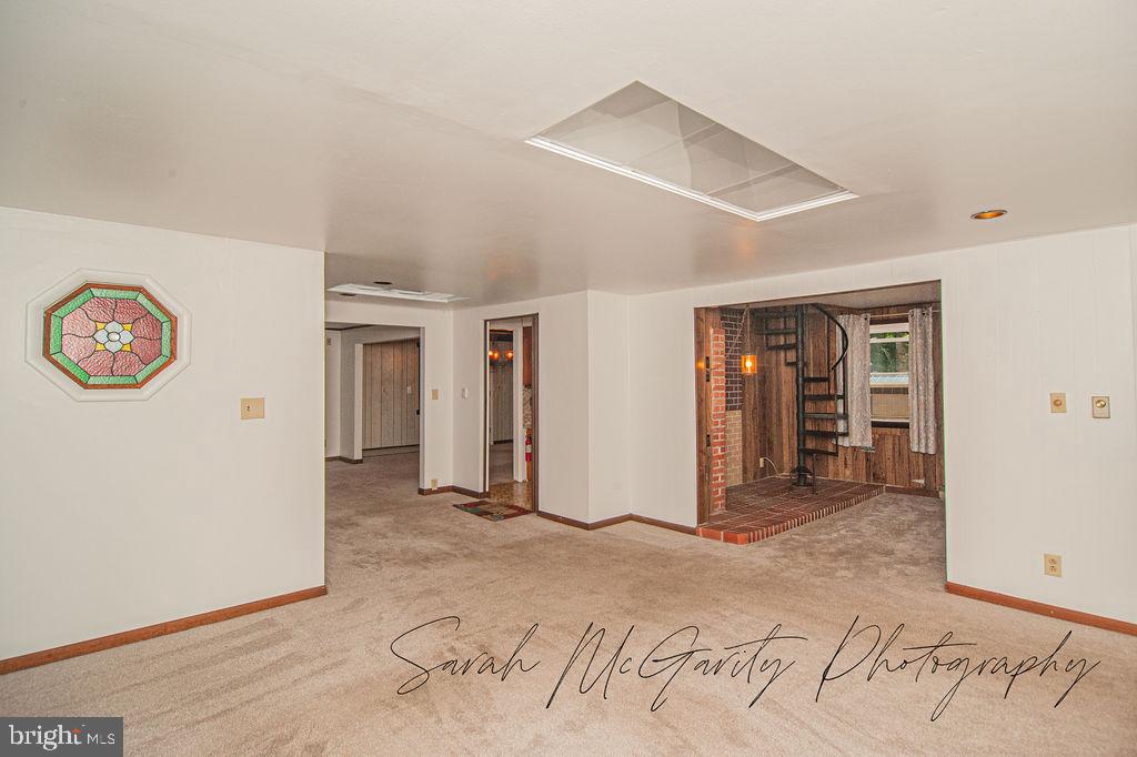 910 Sharon Hill Rd Property Photo 5
