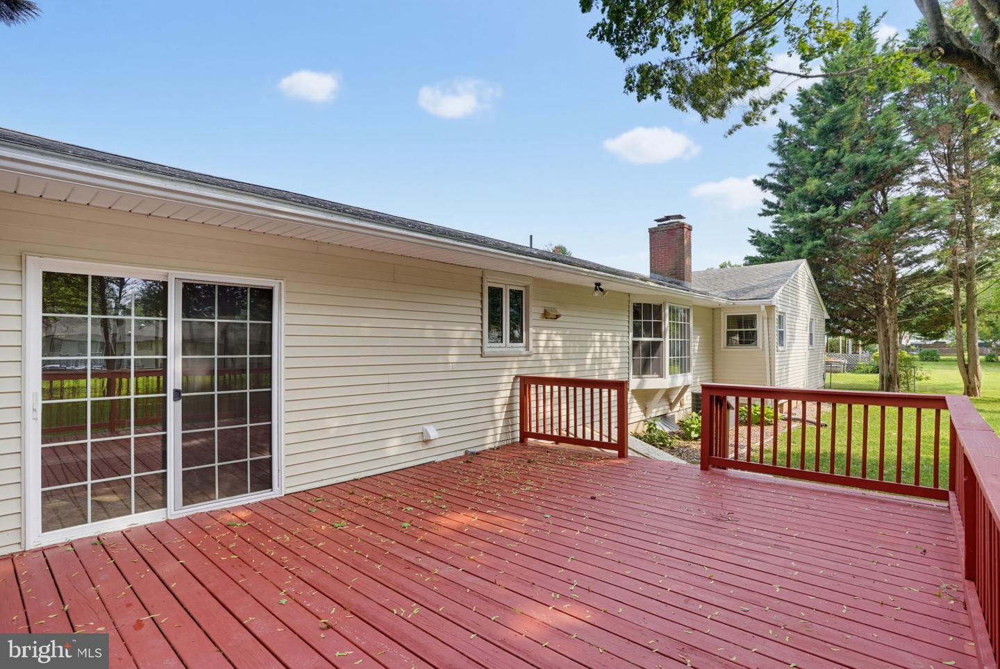 90 Greenview Dr Property Photo 7