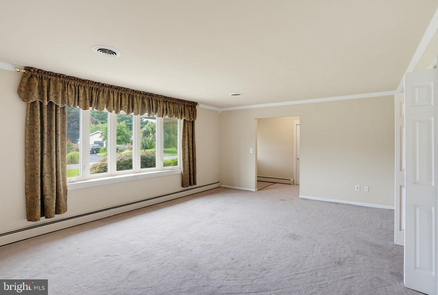 90 Greenview Dr Property Photo 12