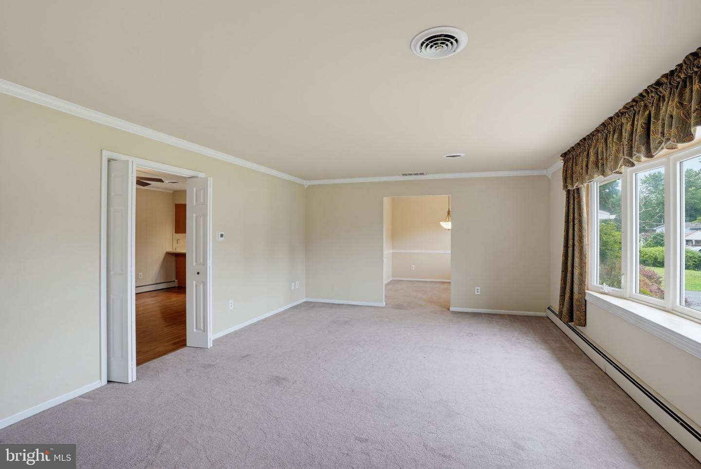 90 Greenview Dr Property Photo 13