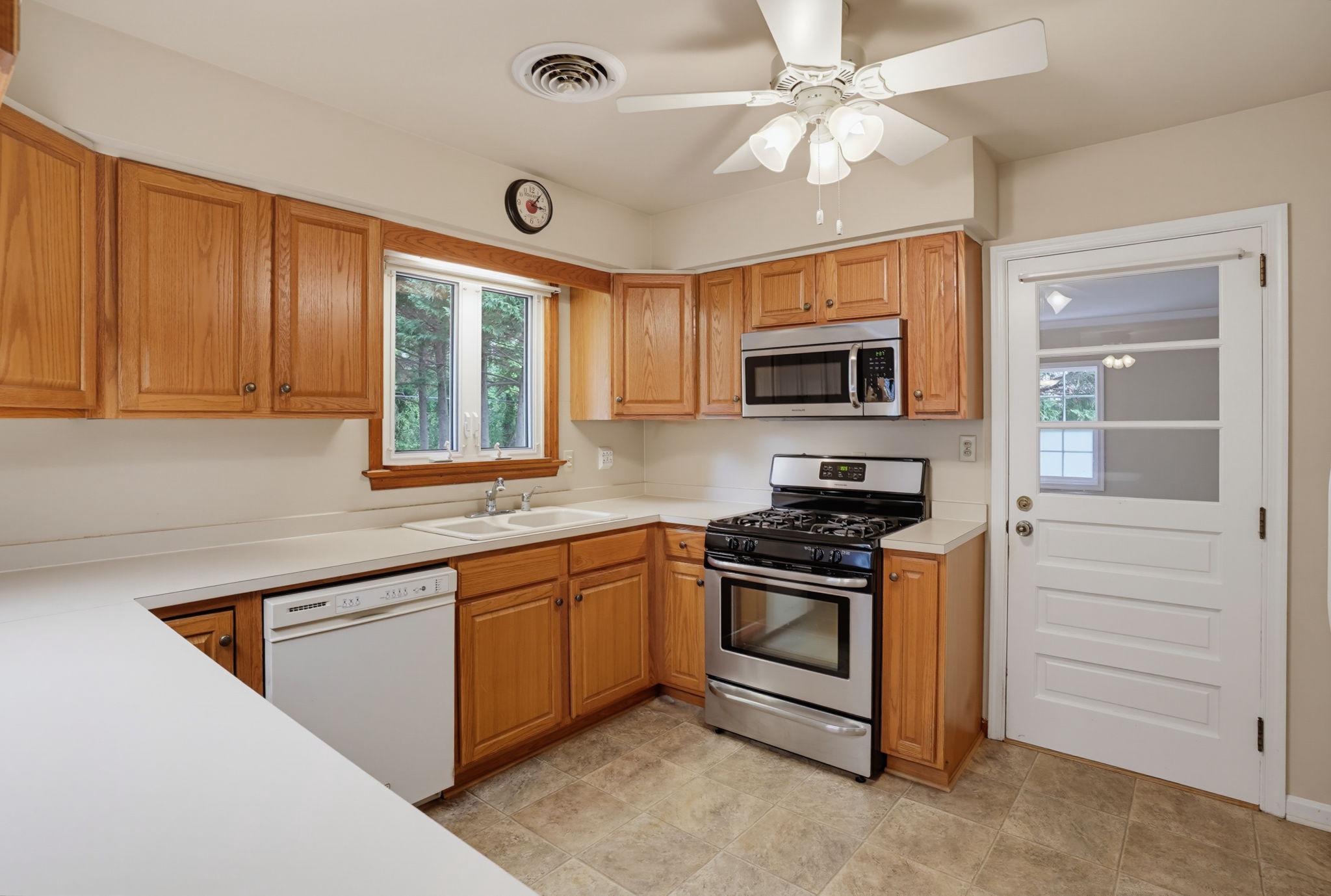 90 Greenview Dr Property Photo 22