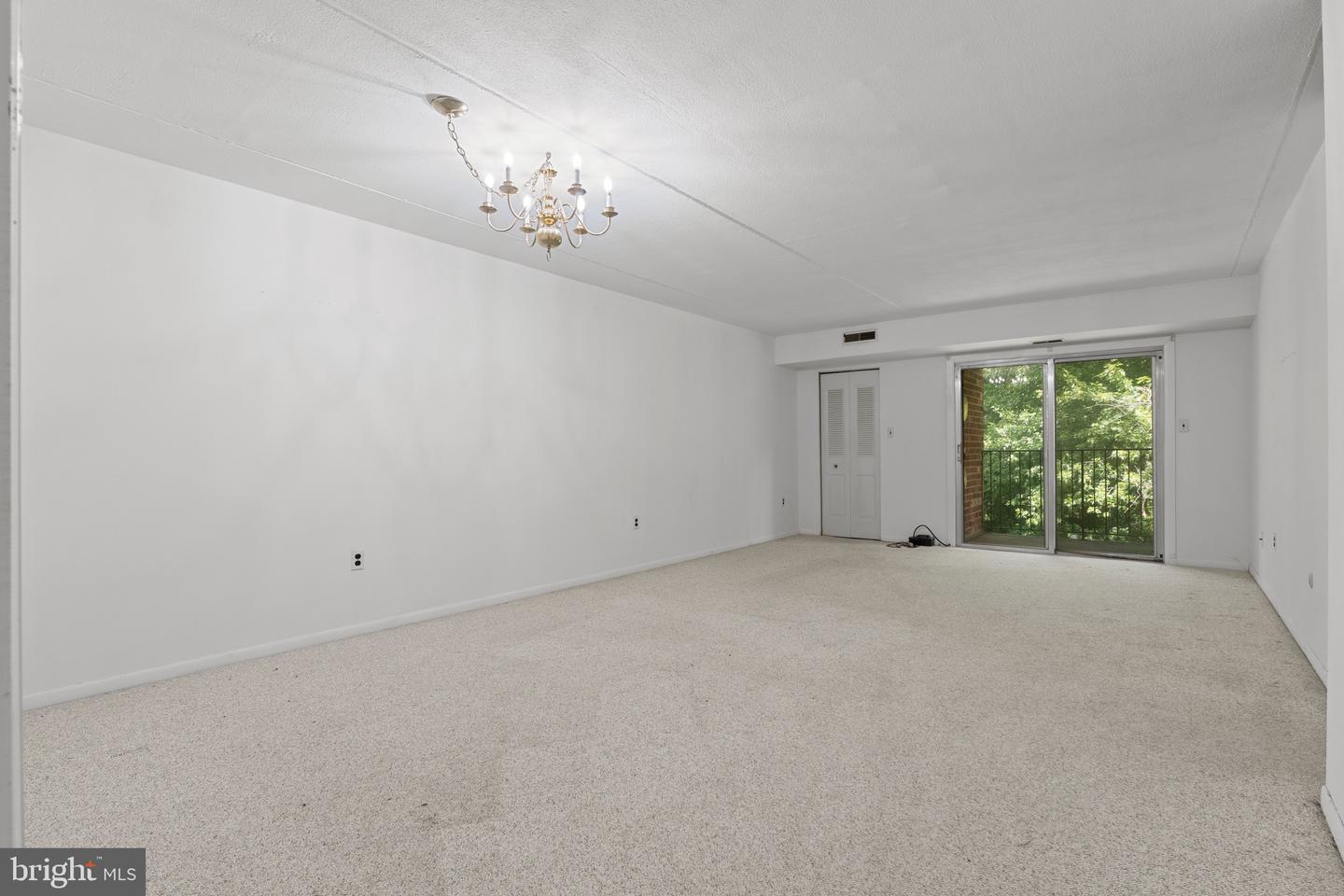 6 Chase Hall Property Photo 4