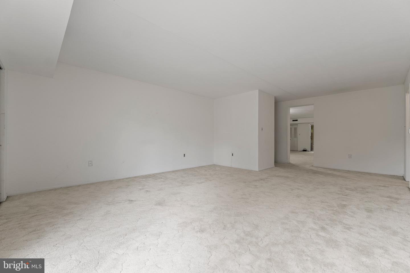 6 Chase Hall Property Photo 10