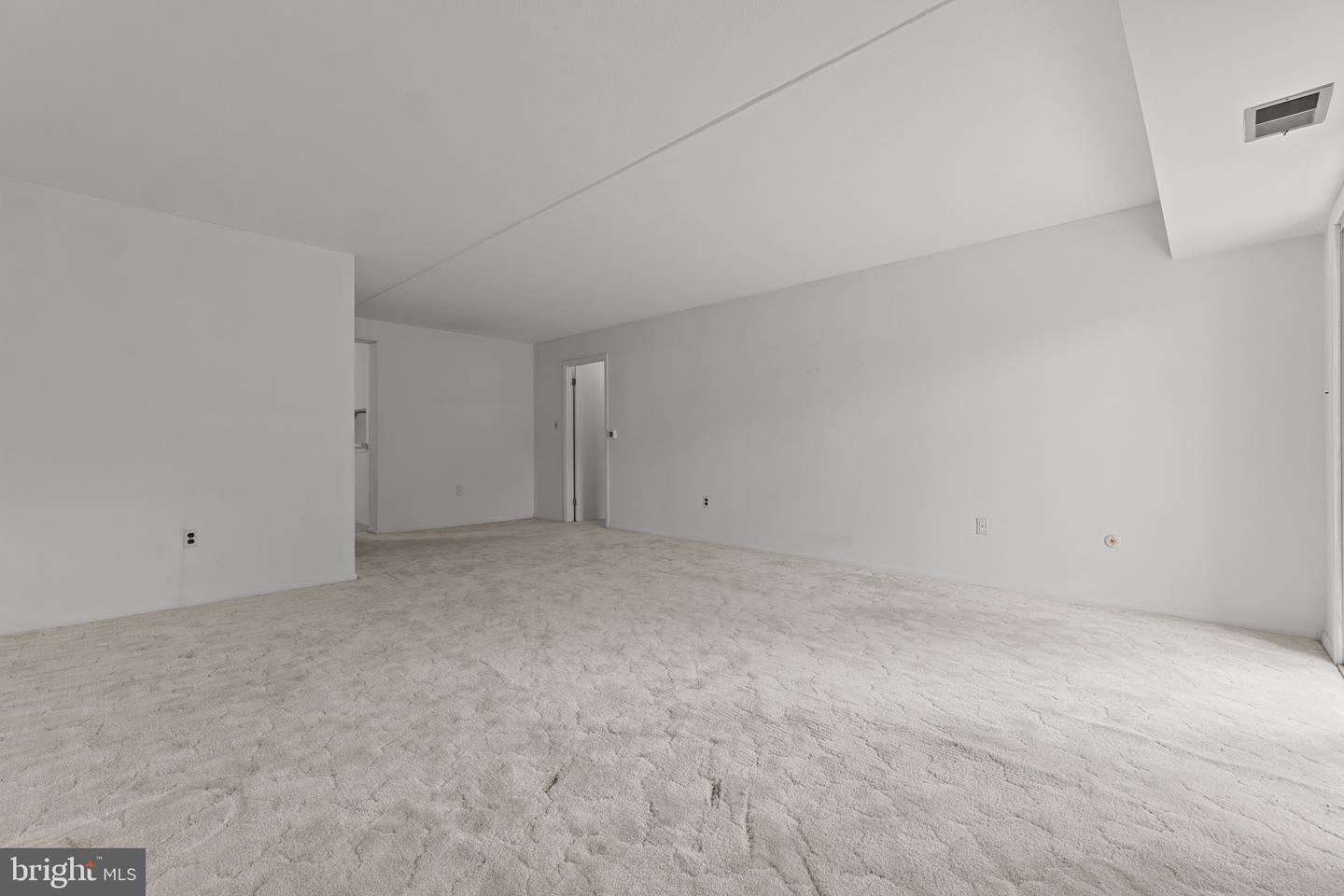 6 Chase Hall Property Photo 11