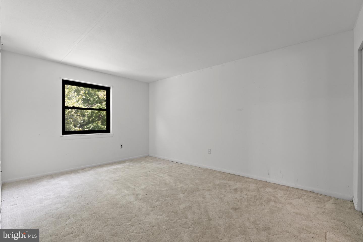 6 Chase Hall Property Photo 28