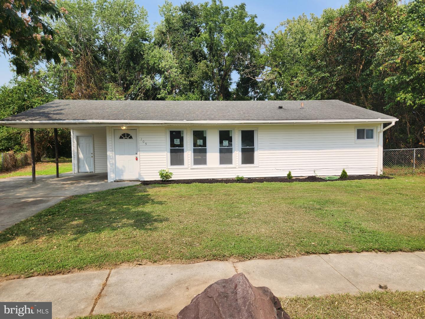 105 N Governors Blvd Property Photo 1