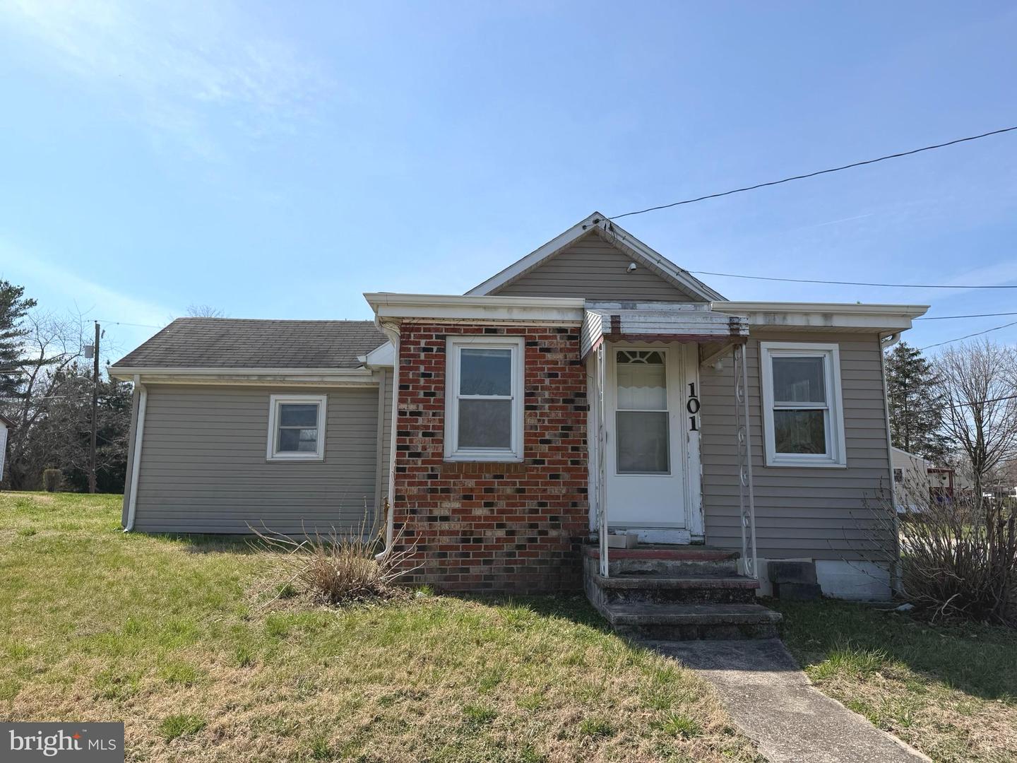 101 HILLSIDE AVE Property Photo 1