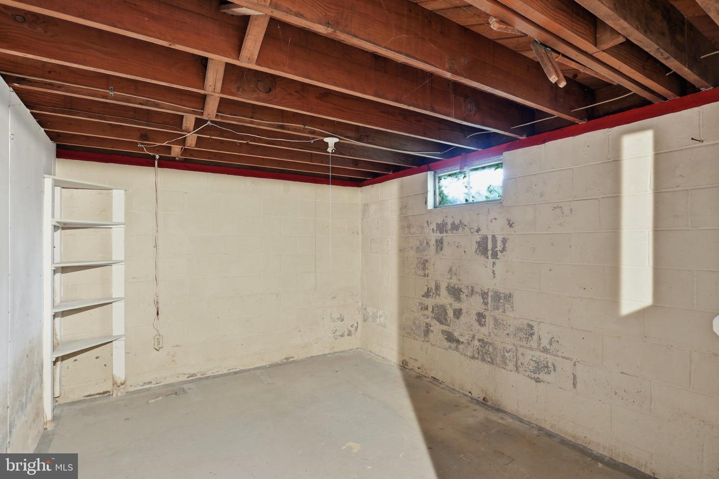 818 E Division St Property Photo 28