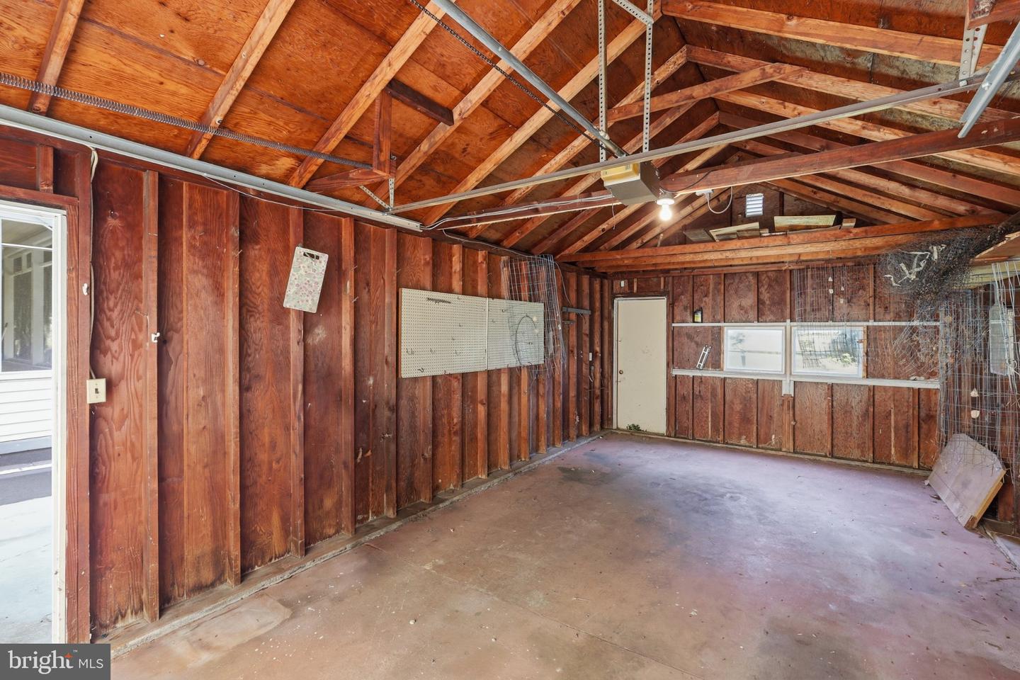 818 E Division St Property Photo 31