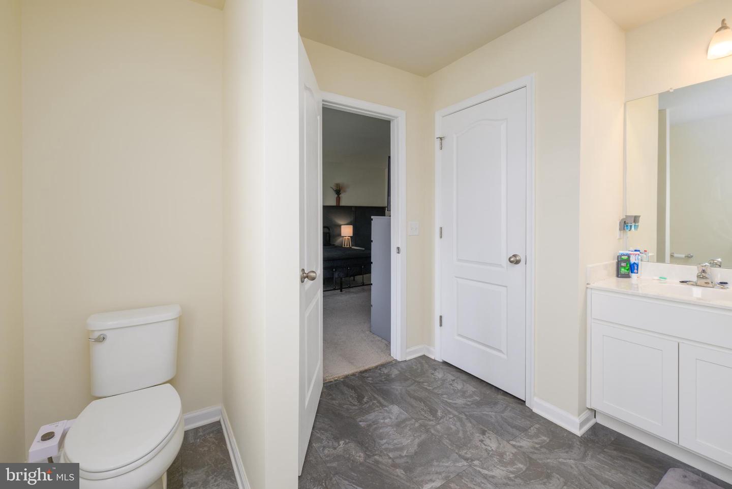 211 Gardenbrook Dr Property Photo 18