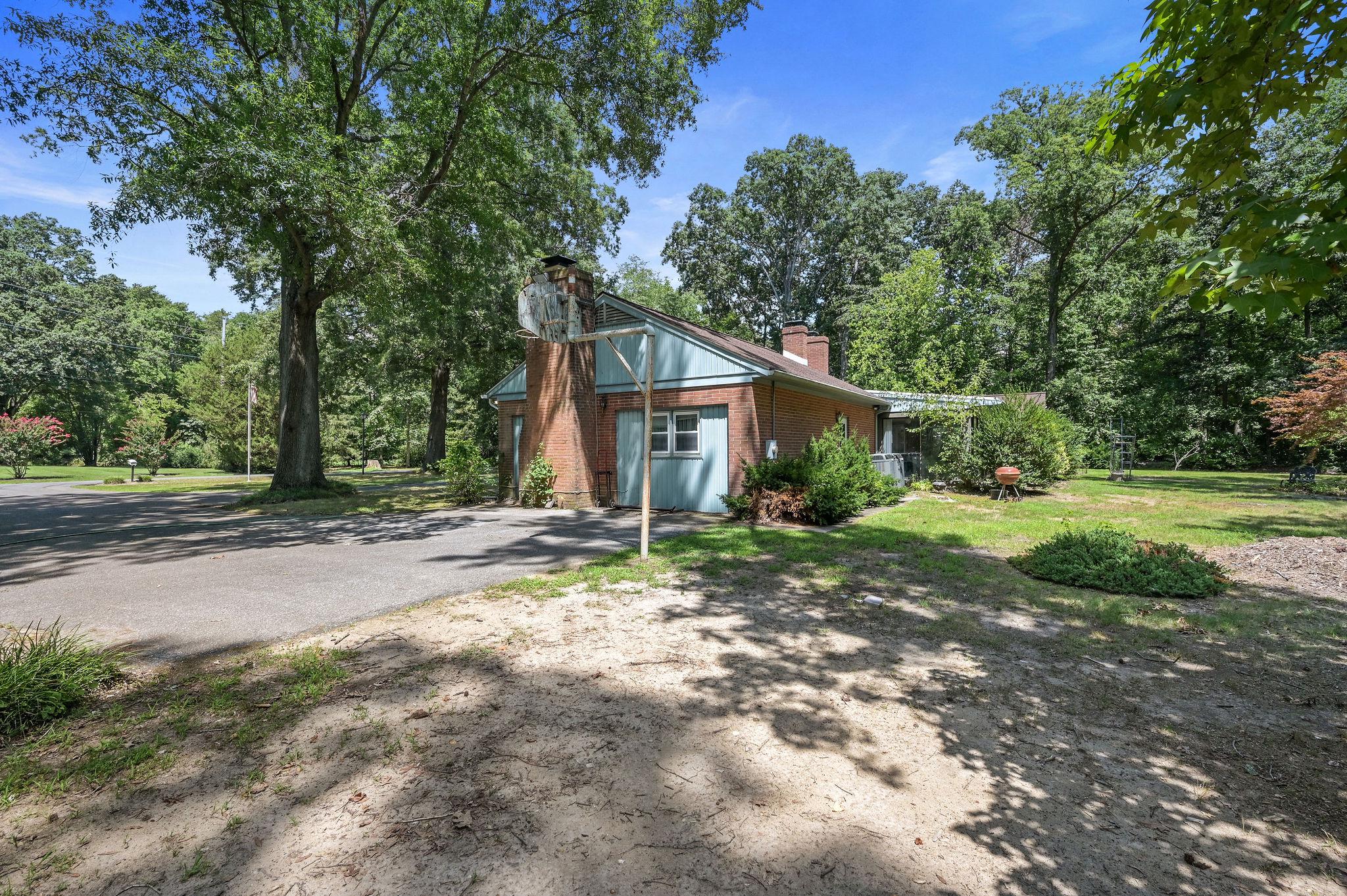 112 Fox Hall Property Photo 2