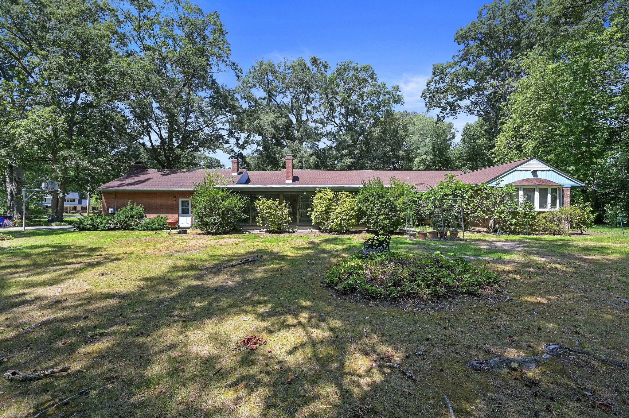 112 Fox Hall Property Photo 3