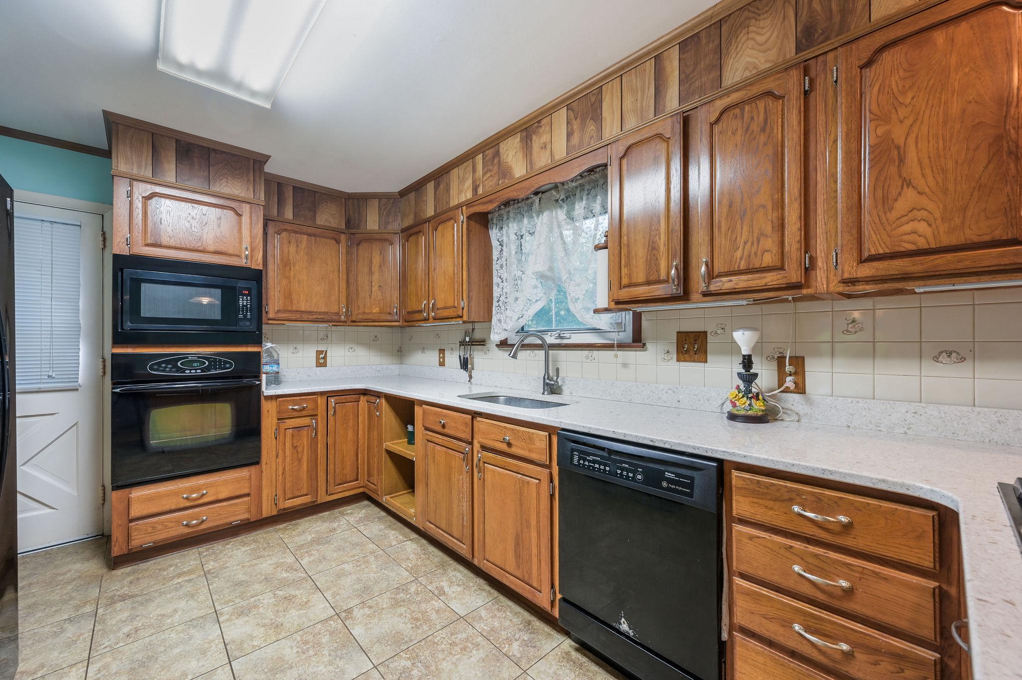 112 Fox Hall Property Photo 12