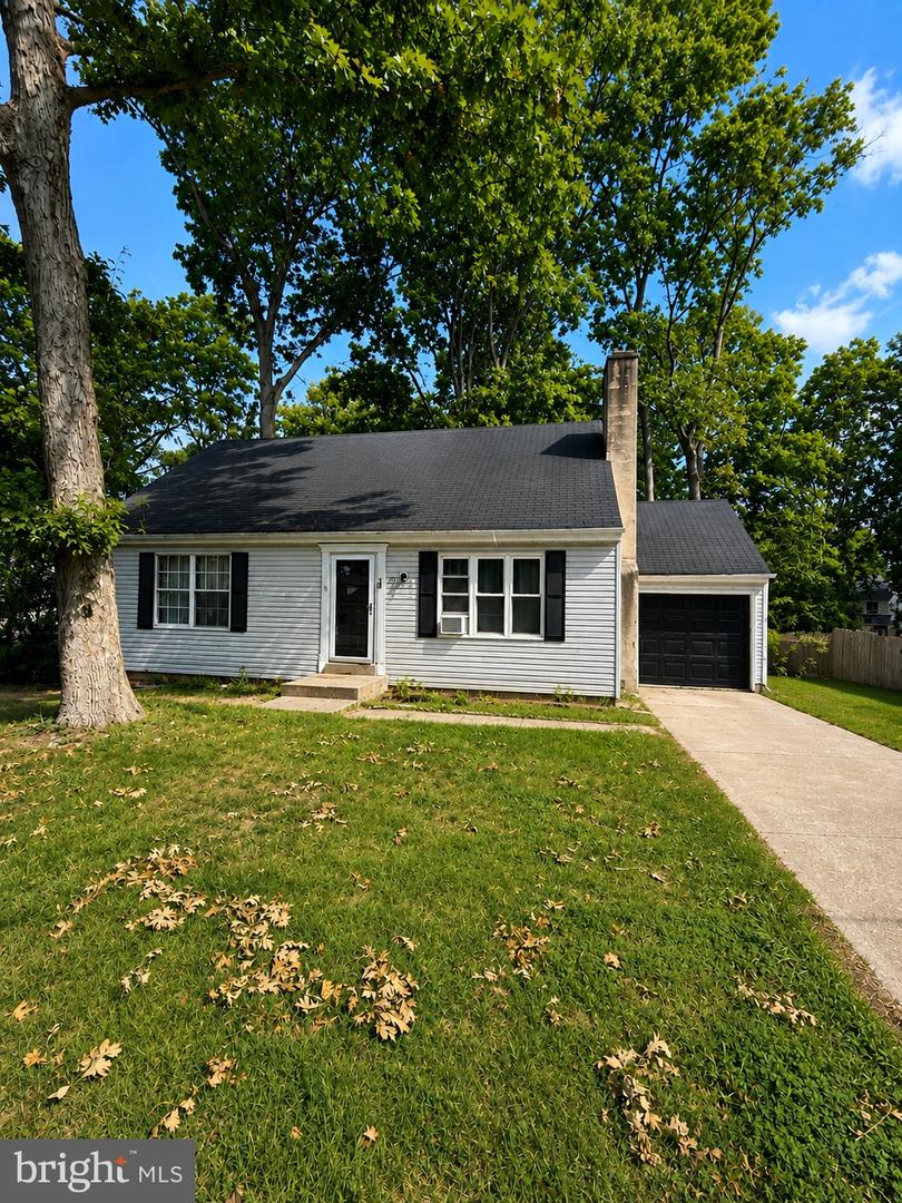 11 LIBERTY DR Property Photo 1