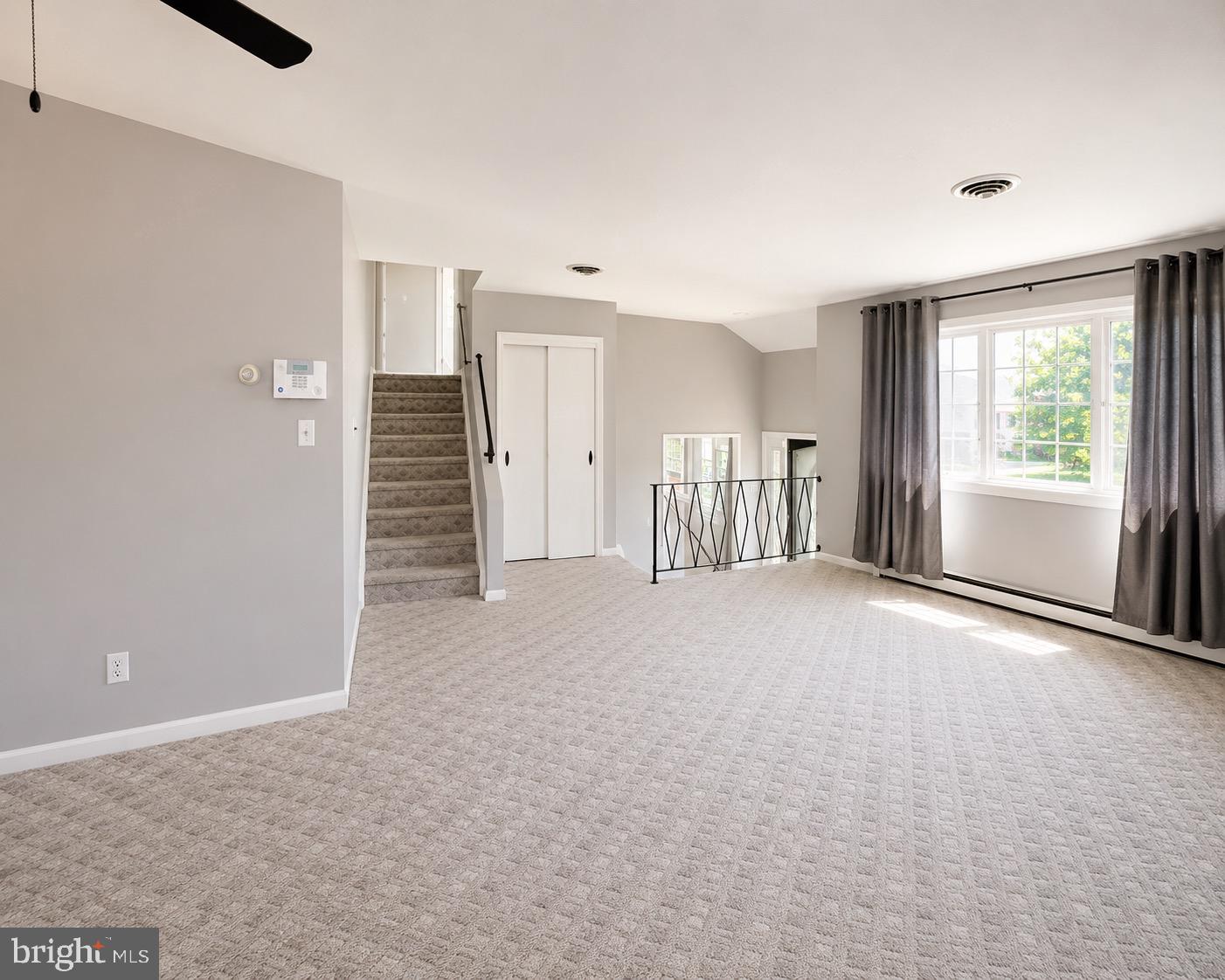 903 Janeka Ln Property Photo 2