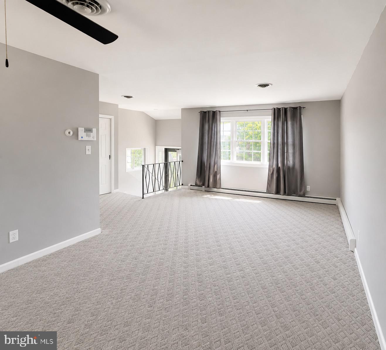 903 Janeka Ln Property Photo 3