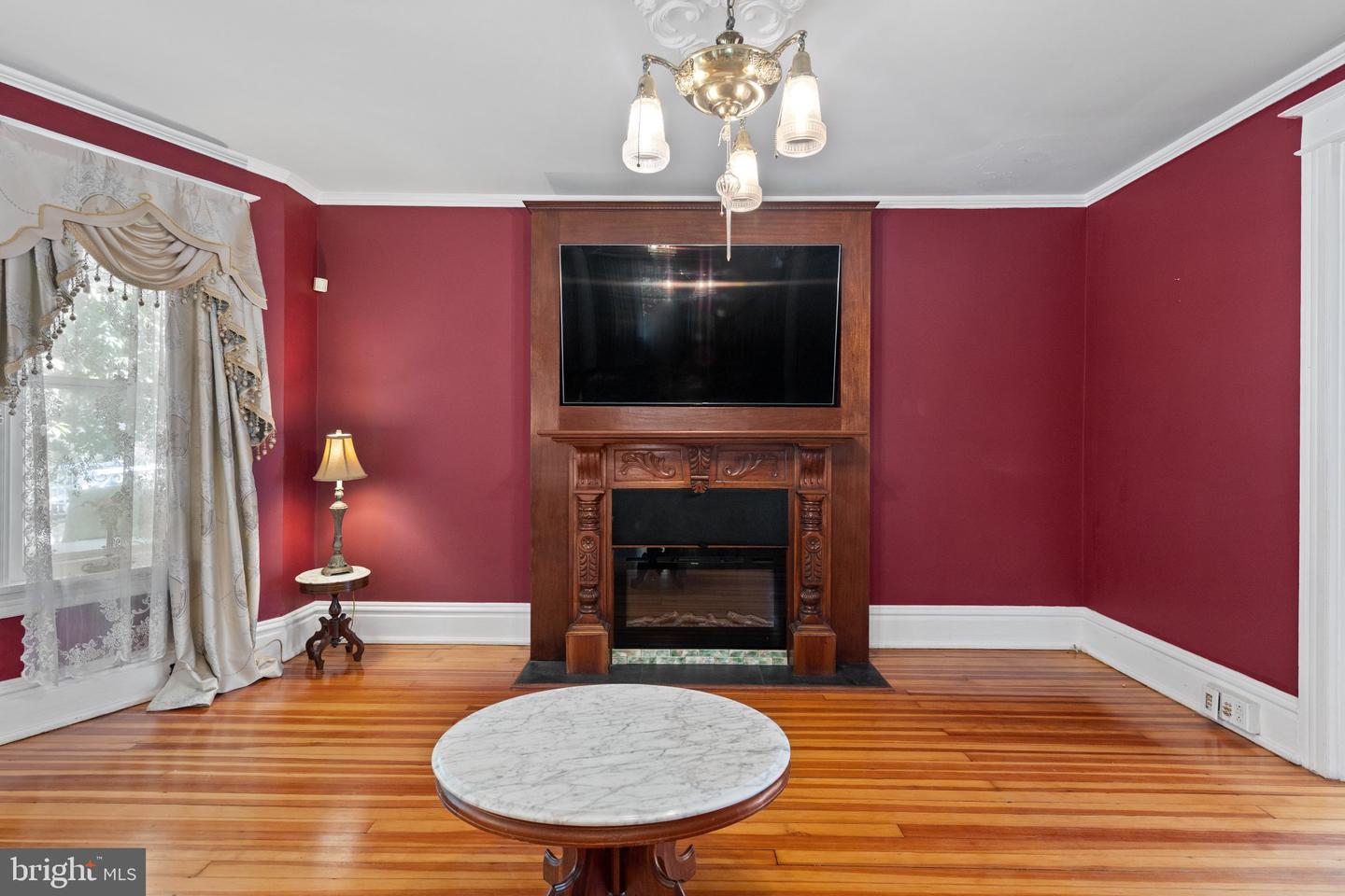 224 N State St Property Photo 8