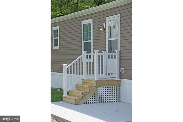 16 Loxley Ln Property Photo 5