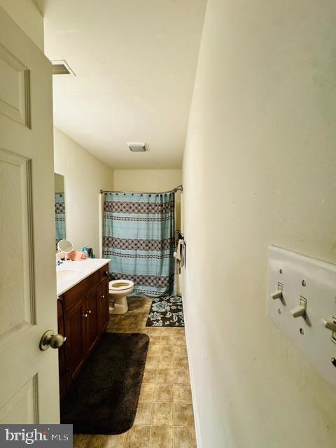 329 Gillibrook Ln Property Photo 23