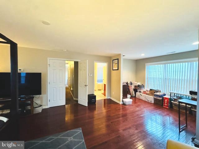329 Gillibrook Ln Property Photo 27