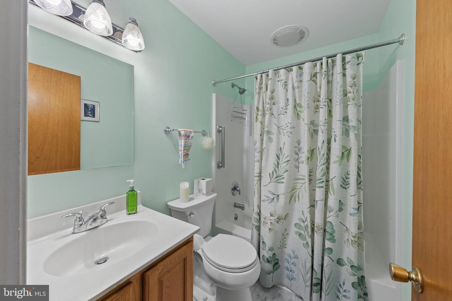 96 Orchard Ave Property Photo 25